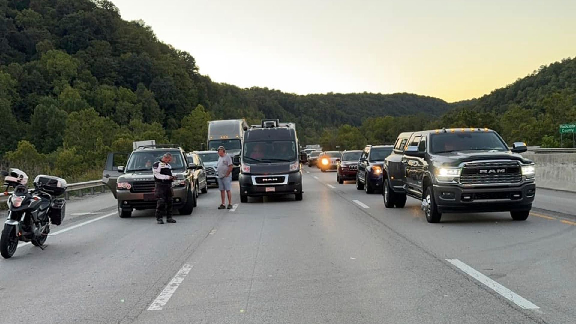 Manhunt after cars shot at on Kentucky highway