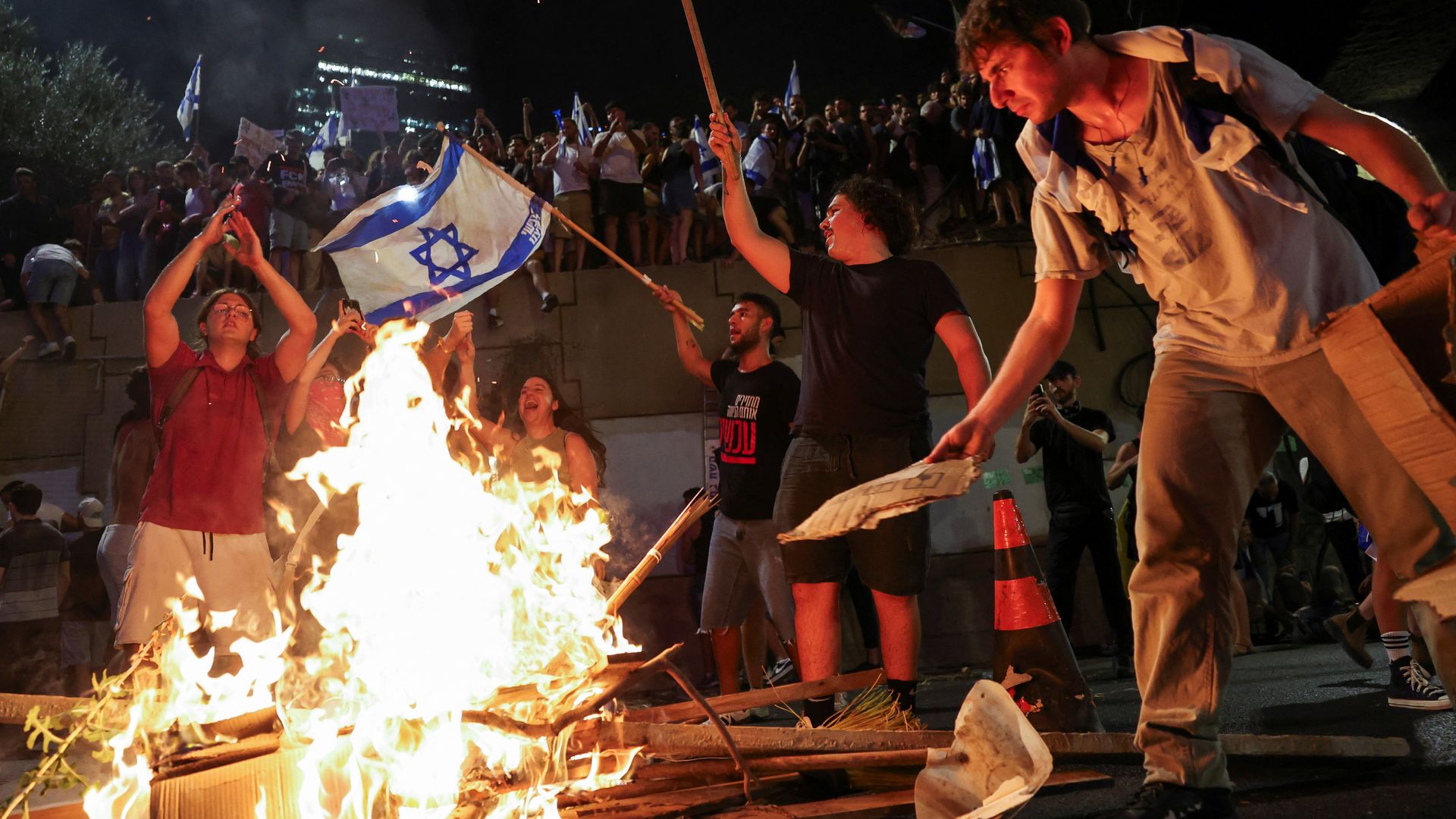 Israelis set to strike – as around 500,000 protest after hostages found dead