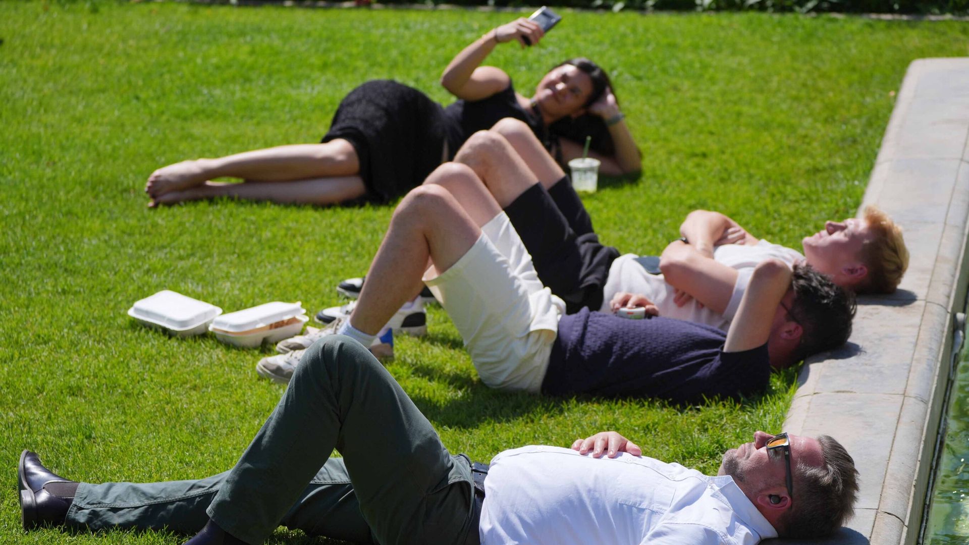 Temperatures could hit 32C this week  – and warm weather may be here to stay
