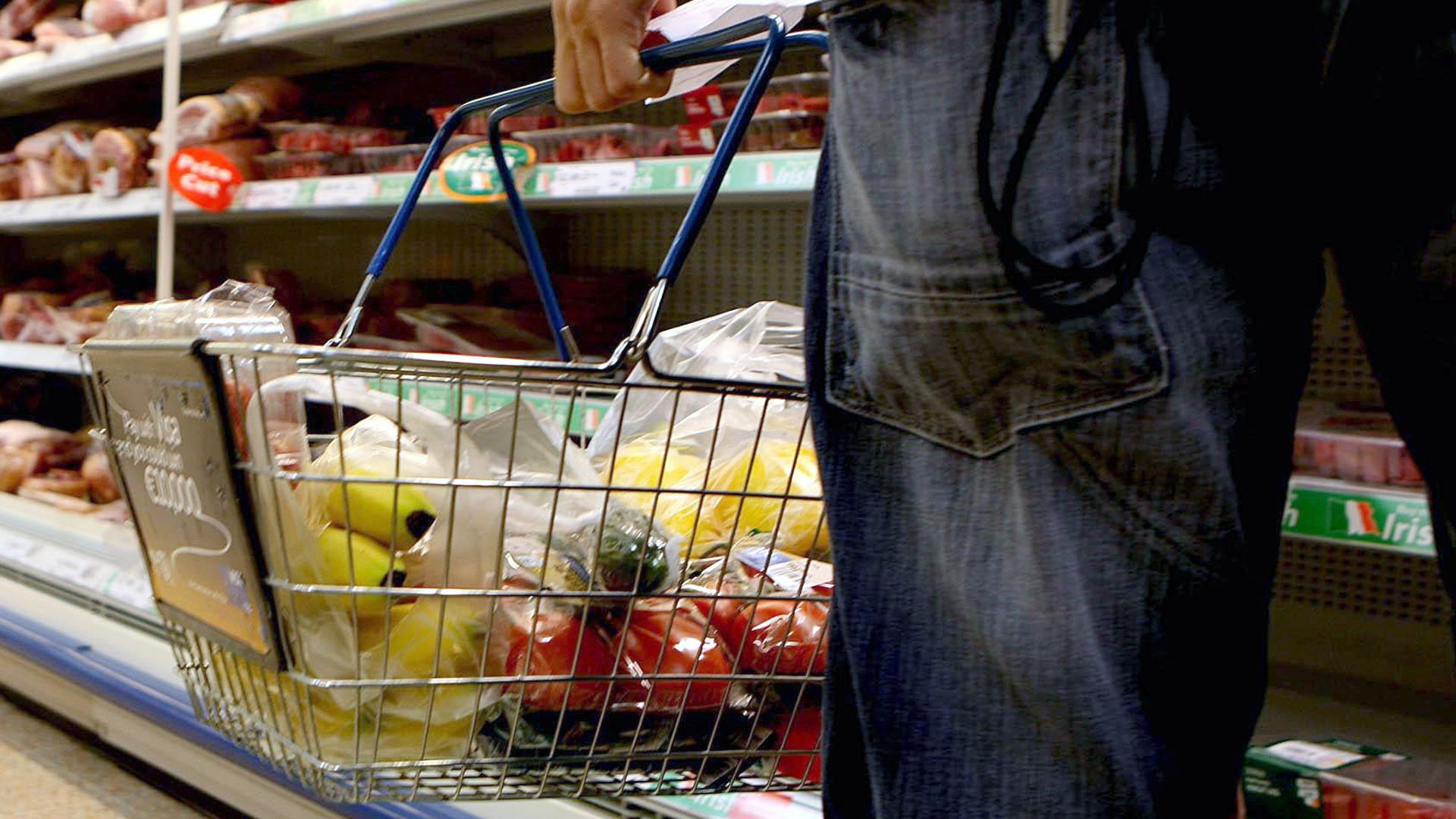 Supermarkets told to cut shoppers’ calories in obesity crackdown
