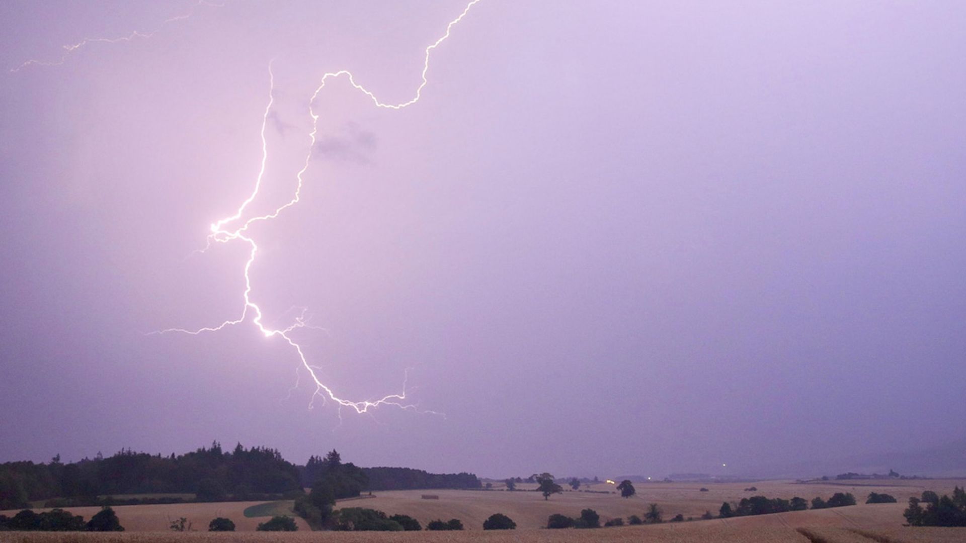 Thunderstorms and ‘intense rainfall’ possible this week – and temperatures could break heatwave thresholds